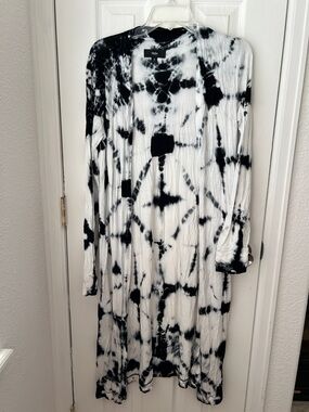 Mossimo Supply Co. Black & White Tie-Dye Cardigan